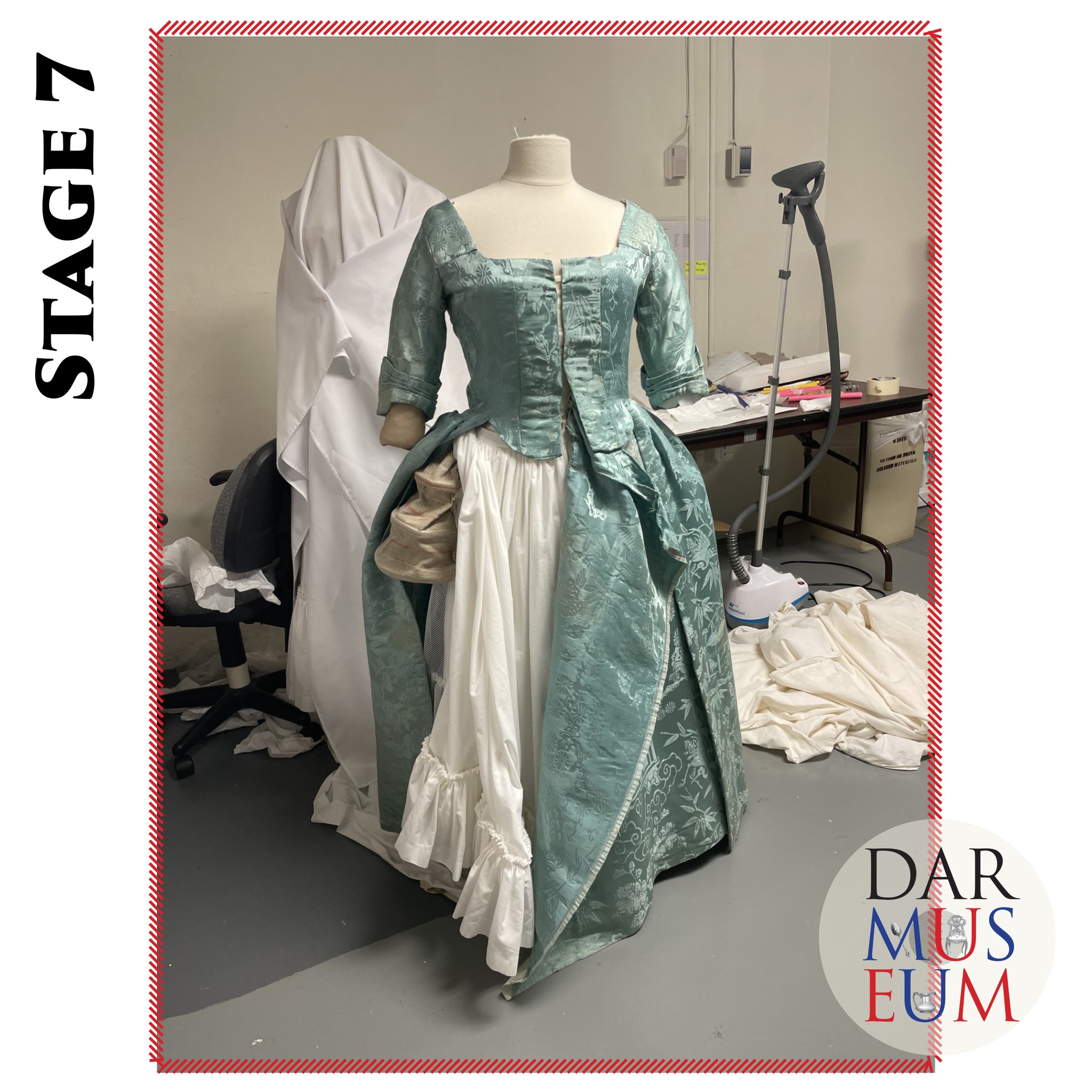 dar-museum-mannequin-dressing-stage-7.jpg