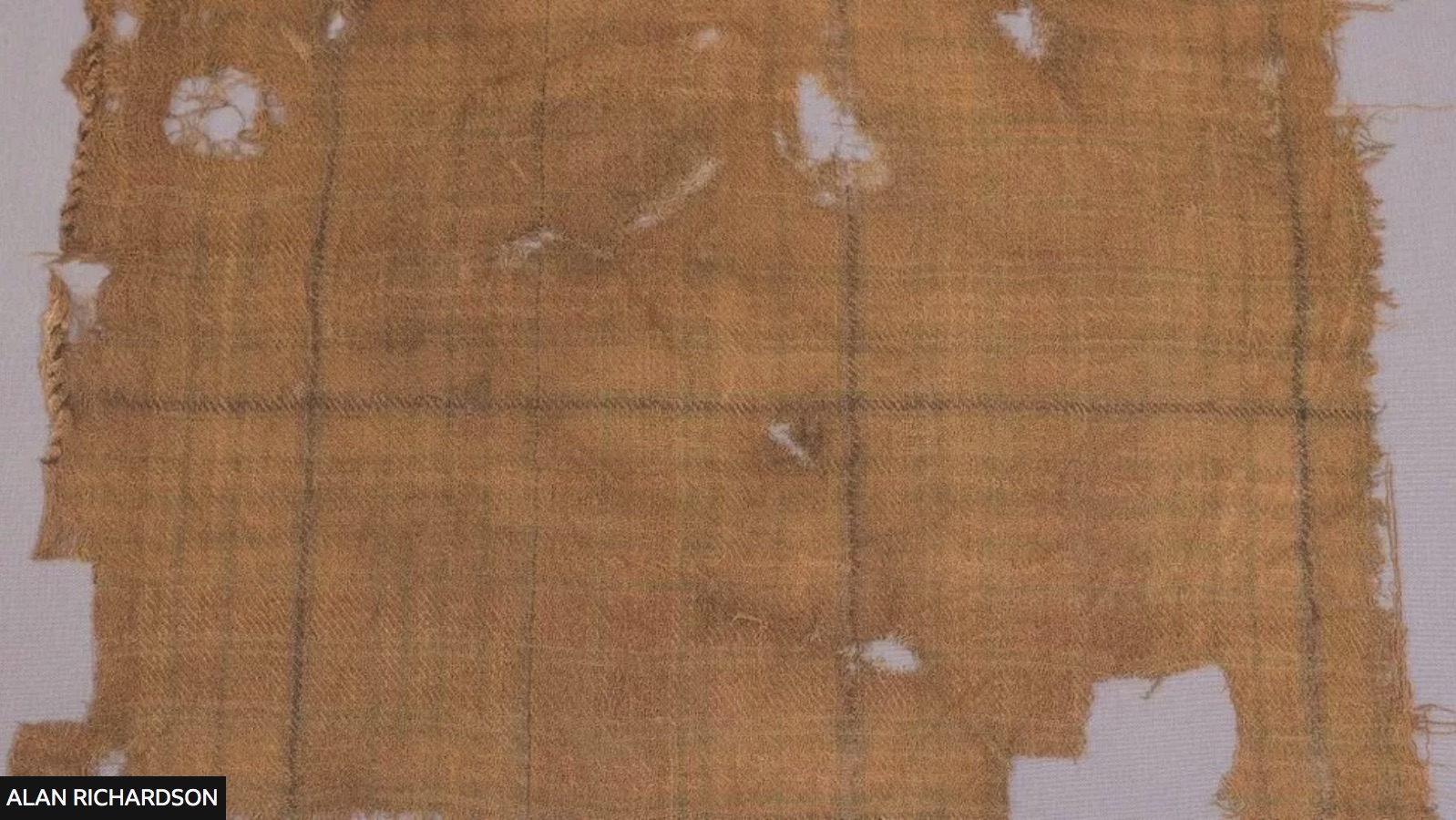 oldest-tartan-16th-century.jpg