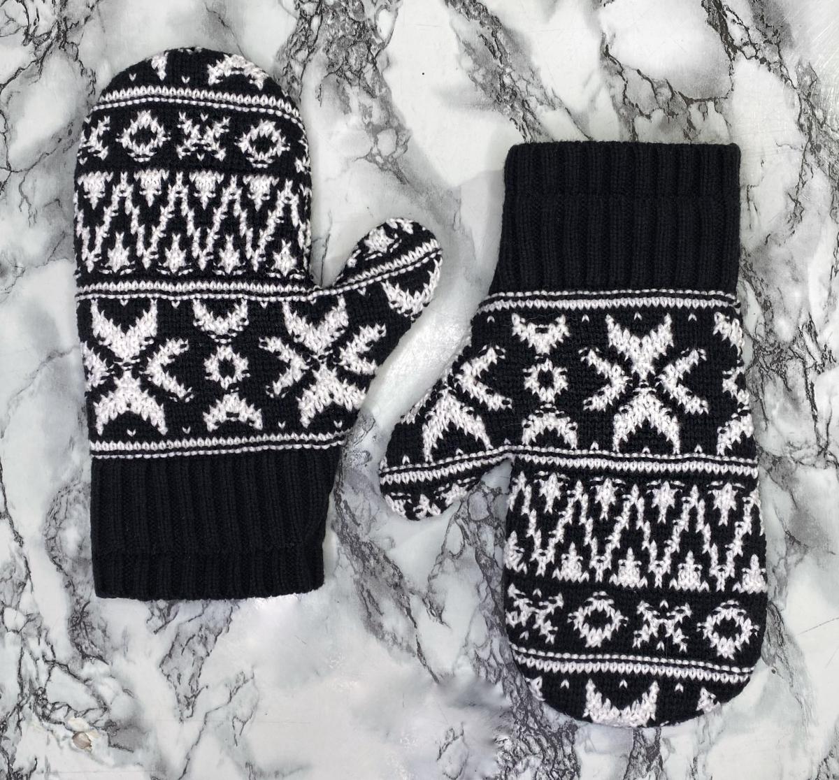 weallsew-upcycle-a-sweater-into-mittens.jpg