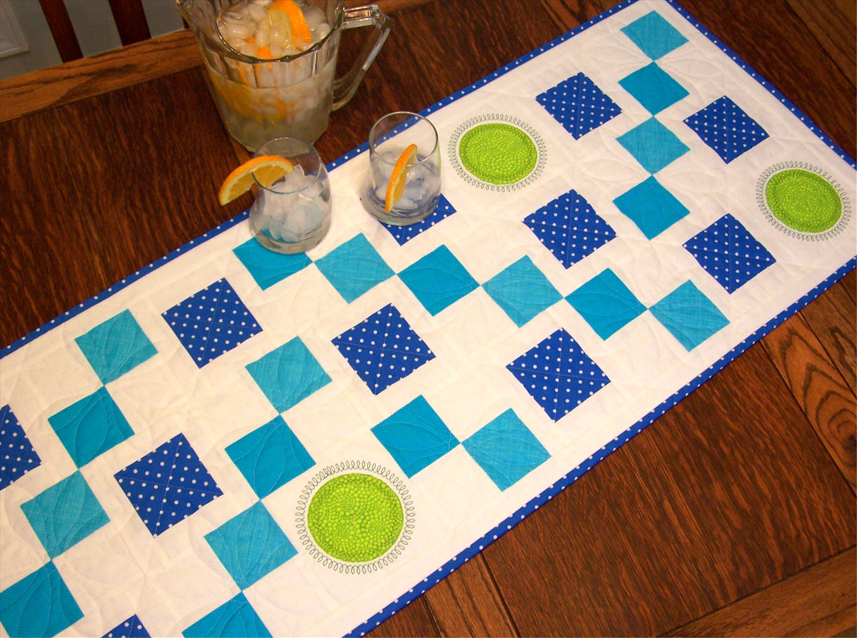 weallsew-summer-breeze-table-runner.jpg