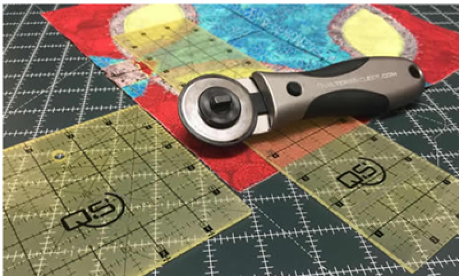 Quilty: How to use a rotary cutter 