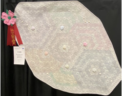 Paramecium Aurelia (Amoeba) by Jackie Perry (Photo by Ricky Tims from AQS QuiltWeek Paducah 2023)