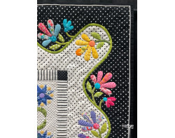 Pretty Petals by Carmen Nordback, Quilted by Becky Leitch - Corner