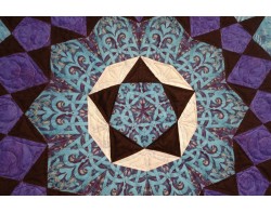 Linda by Diane Kirkhart, Quilted by Jenny Eccleston - Detail 1