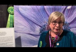 The Quilt Show: Andrea Brokenshire and &quot;Blue Anemone&quot;